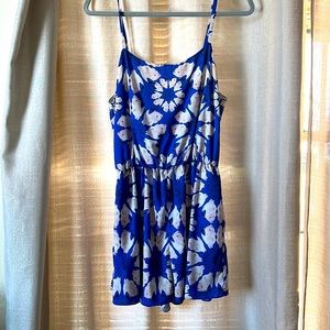 Alice + Olivia Blue Swan Print Romper